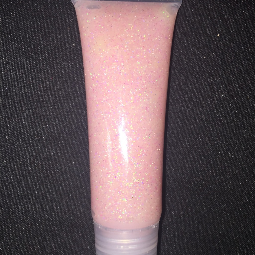 Homemade Vegan Lip Gloss - Picture 2 of 5